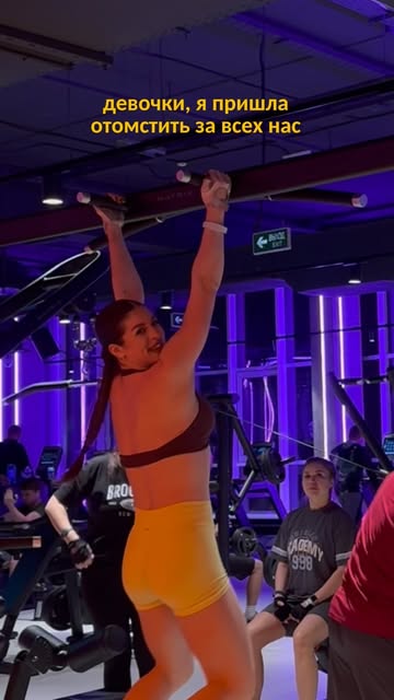 daria | online fitness trainer | UGC